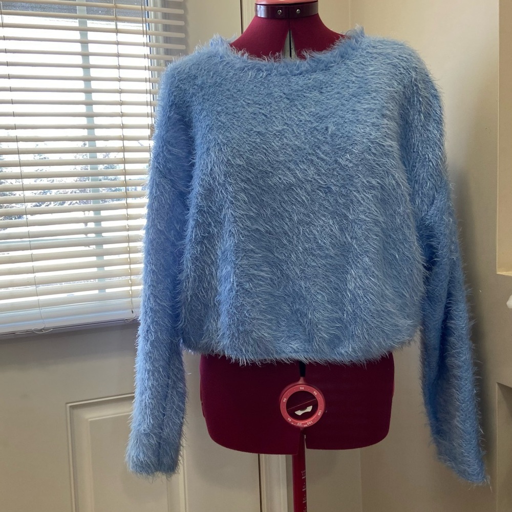Zara Trafaluc women blue fuzzy knit pullover long sleeves sweater. Size M. Used.